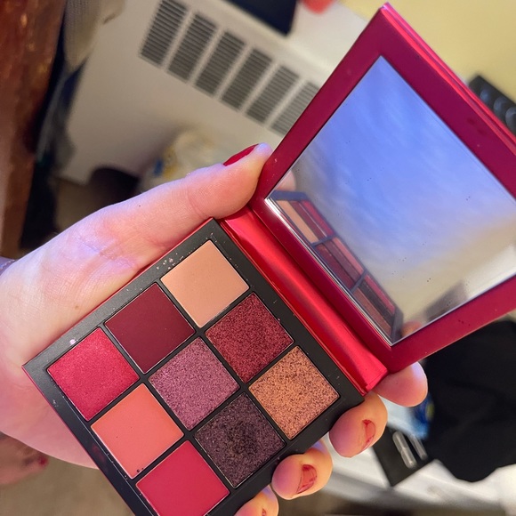 Huda Ruby Obsessions Eyeshadow Palette - Picture 4 of 4
